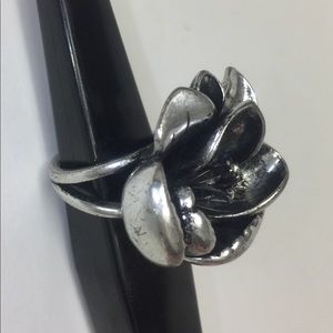 FOSSIL ANTIQUE SILVER FLOWER RING SIZE 7 EUC